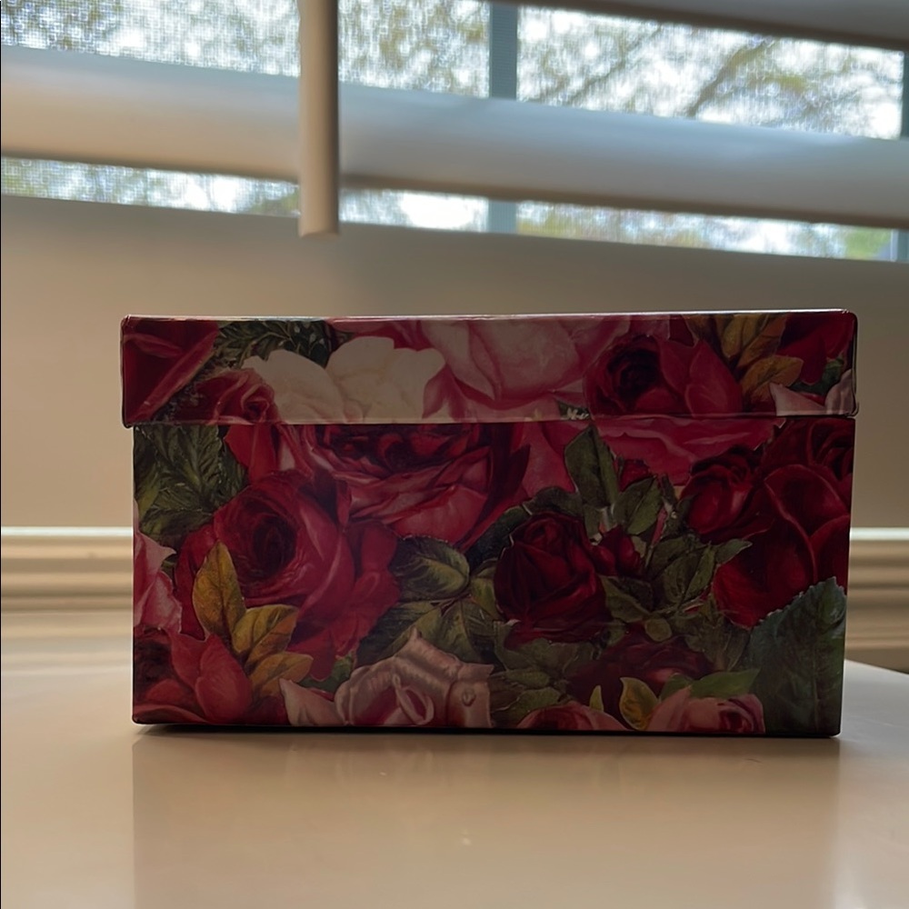 Floral Rose Print Box